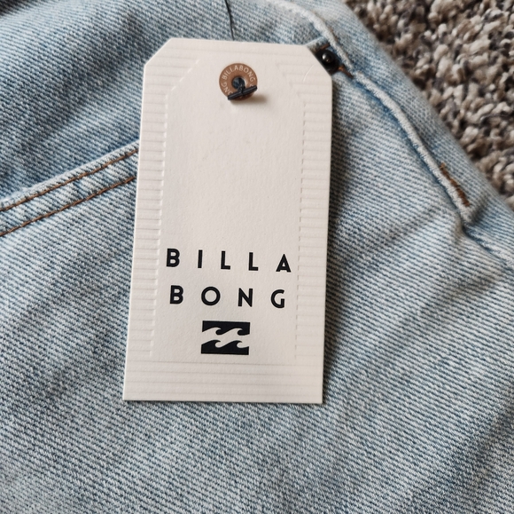 NWT Billabong Women's 29 Jean Short - Picture 2 of 4